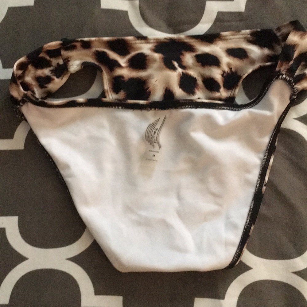 Leopard Rhinestone Bikini Size Medium - Picture 7 of 8